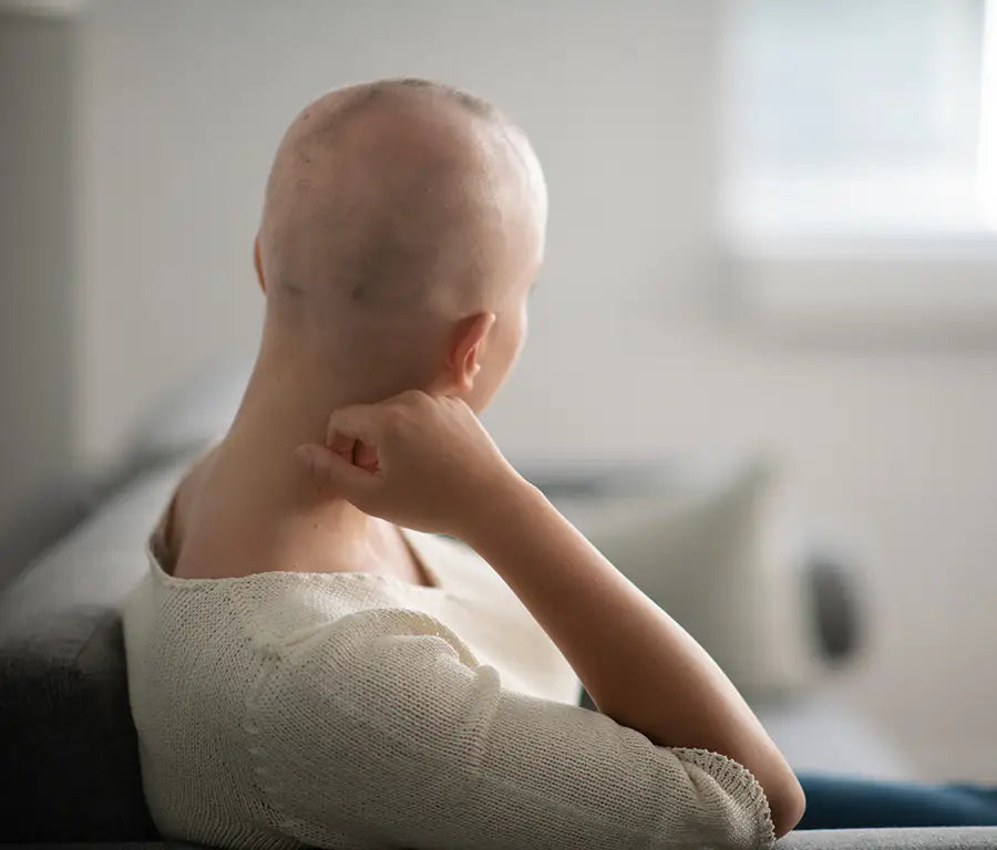 ¿Cómo es la caída de cabello por cáncer? - Blog Olistic