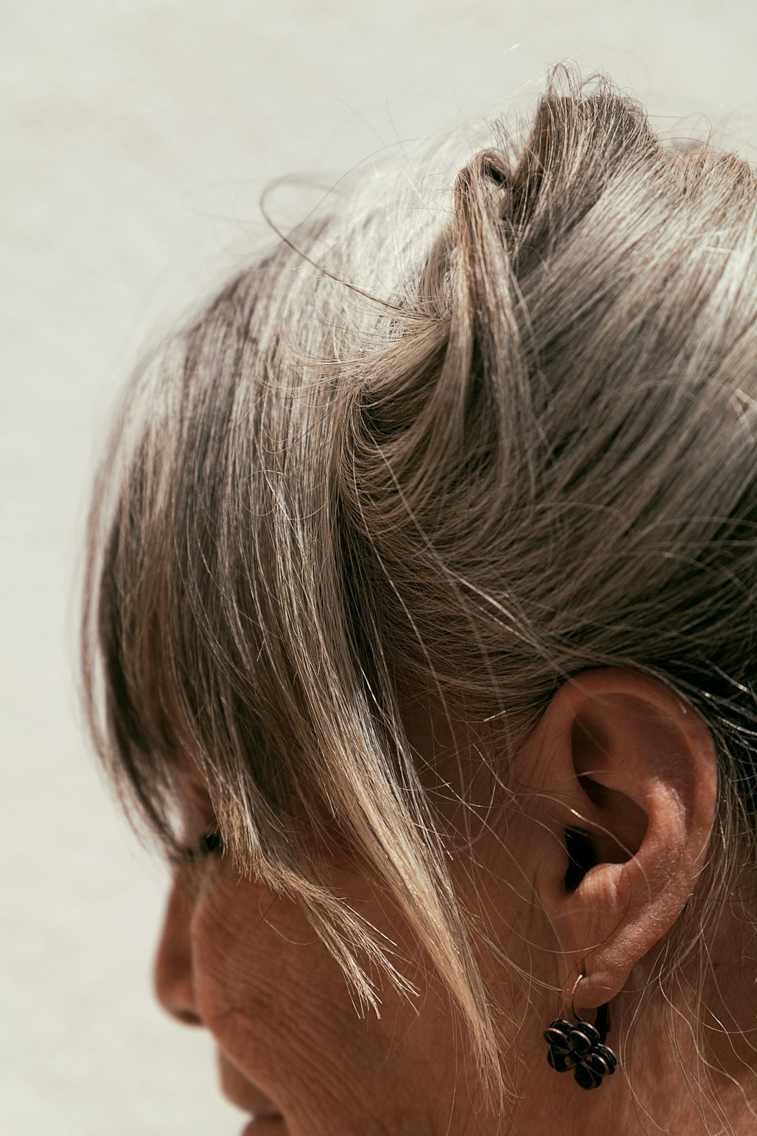 Transição para cabelos grisalhos: como fazê-la de forma natural e com um cabelo saudável