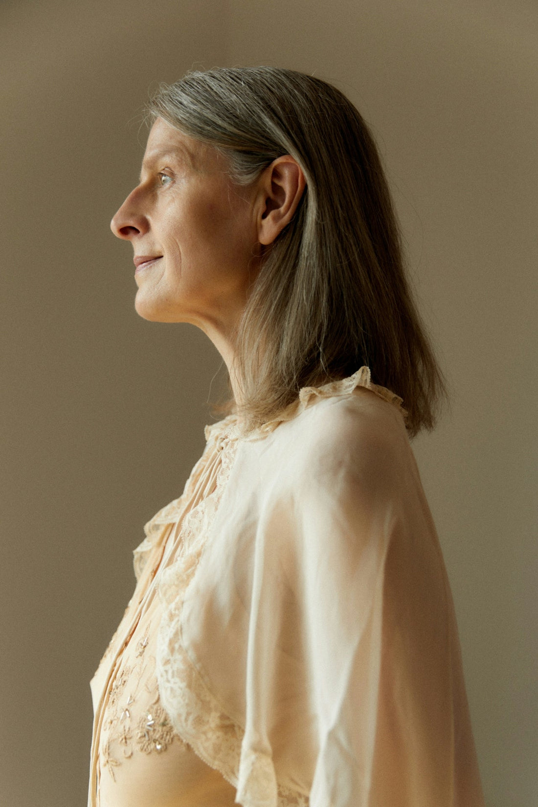 Capelli grigi da stress: cosa succede ai tuoi capelli e come puoi evitarli