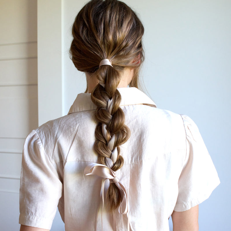 So bleibt dein Haar gesund: 3 haarschonende Frisuren für den Sommer
