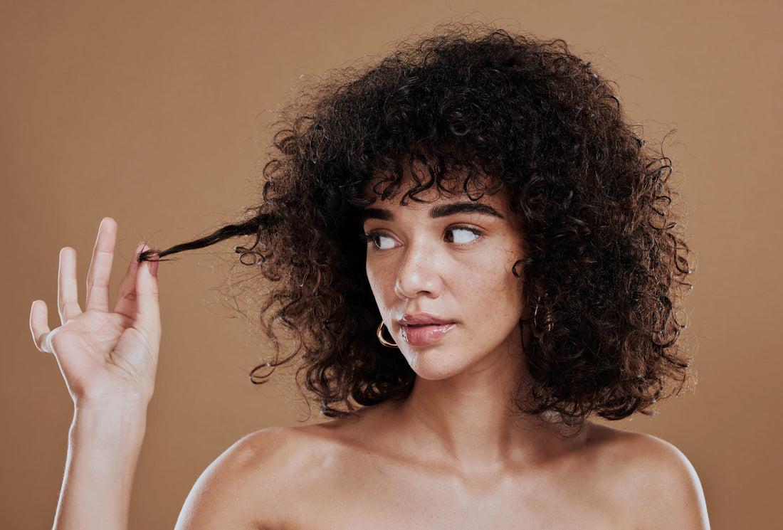 ¿Qué es la elasticidad del cabello y cómo mejorarla? - Blog Olistic
