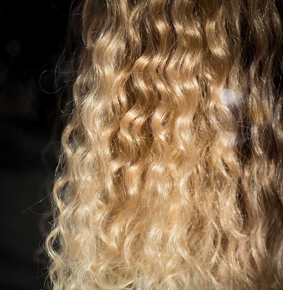 Come recuperare i capelli danneggiati e restituire loro la forza naturale
