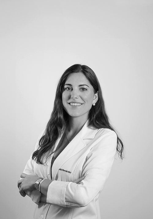 Dott.ssa Claudia Bernárdez – Dermatologa, fondatrice della Clinica AB Derma, CEO e direttrice dell’Unità di Tricologia e Trapianto Capillare